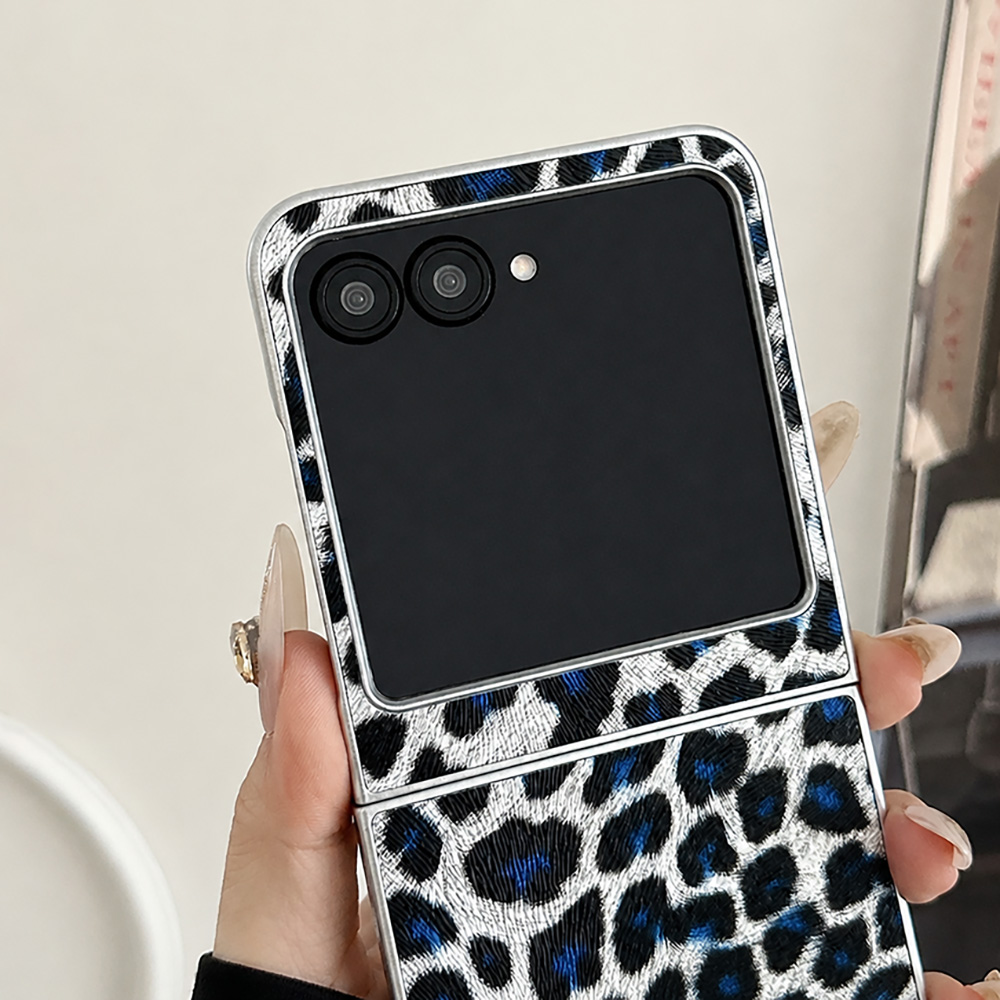 Leopard Print Folding Flip Pho - Tech Wear Accessories ulasan dan harga